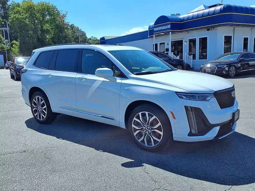 2023 Cadillac XT6 Sport photo 1