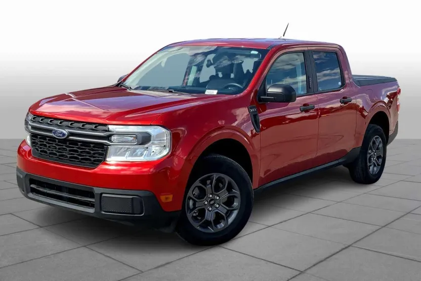 2023 Ford Maverick XLT photo 1
