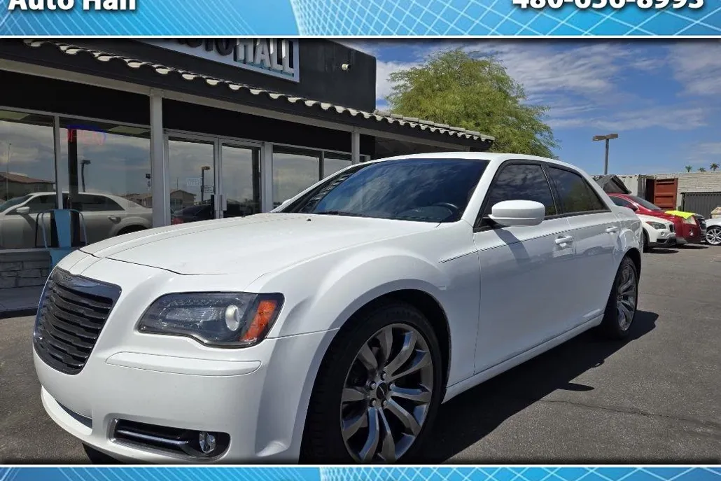 2014 Chrysler 300 S photo 1