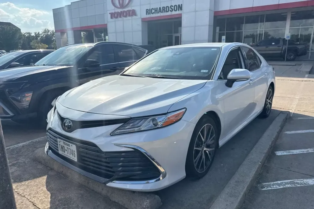 2024 Toyota Camry XLE photo 1