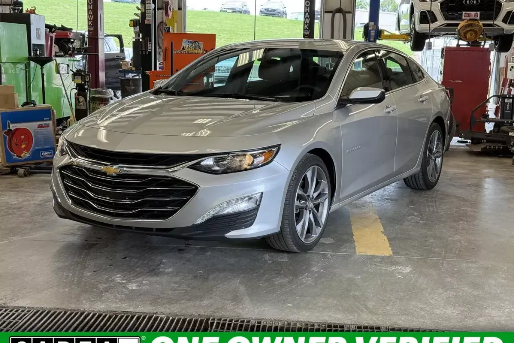 2022 Chevrolet Malibu 1LT photo 1