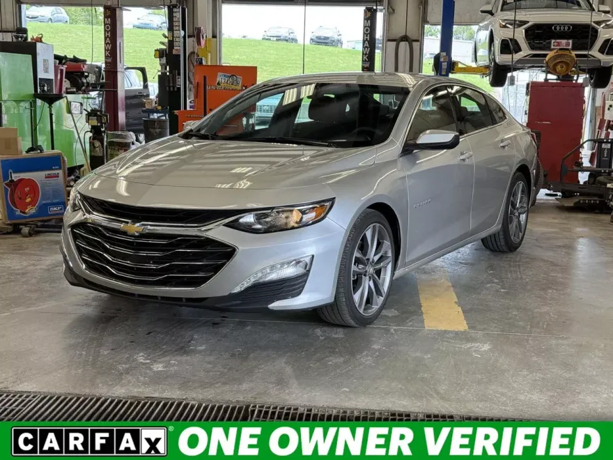 2022 Chevrolet Malibu 1LT photo 1