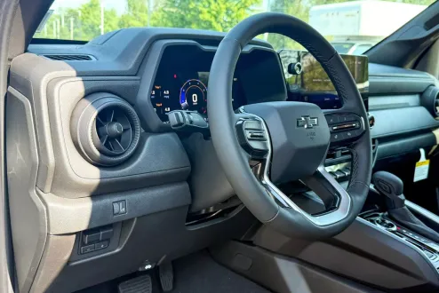 2025 Chevrolet Colorado Trail Boss photo 2