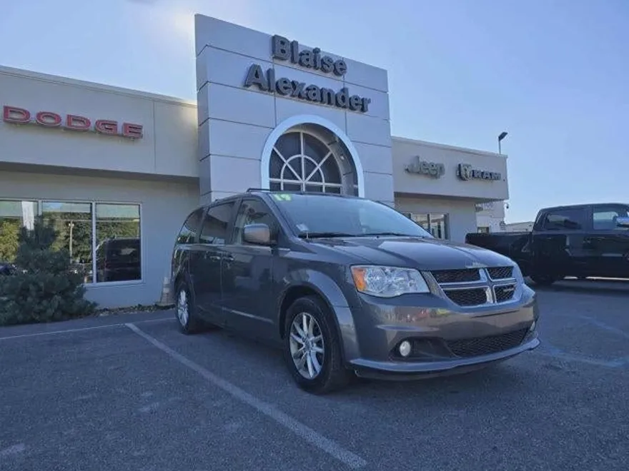 2019 Dodge Grand Caravan SXT photo 1