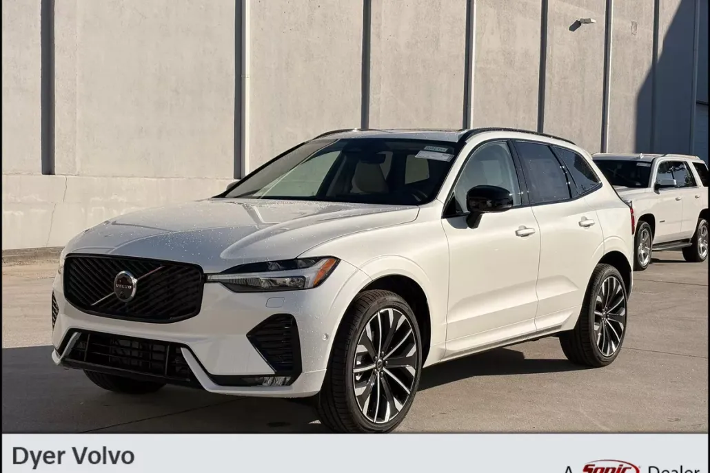 2026 Volvo XC60 B5 photo 1