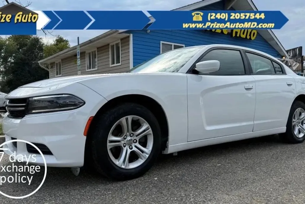 2020 Dodge Charger SXT photo 1