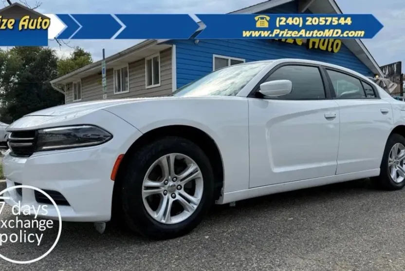 2020 Dodge Charger SXT photo 1