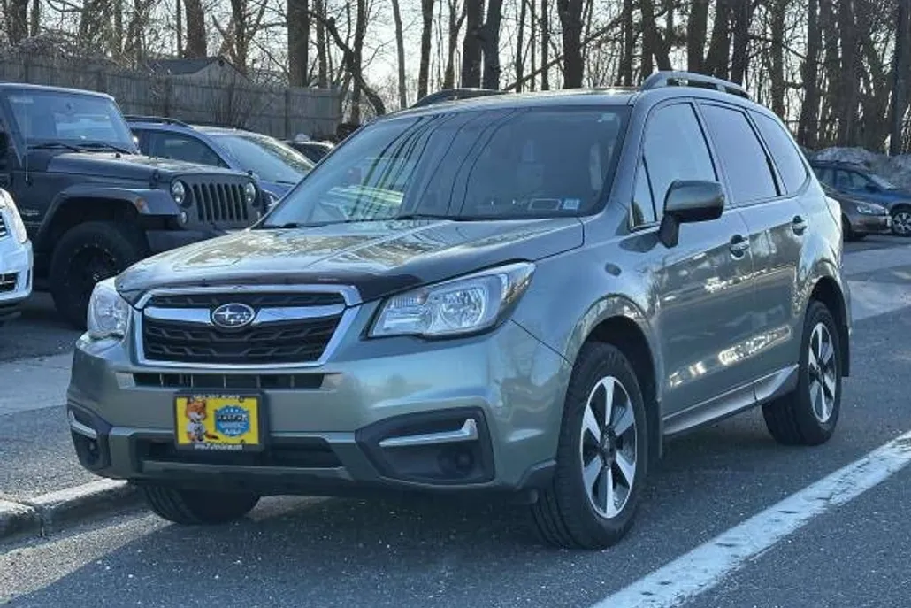 2018 Subaru Forester 2.5i Premium photo 1