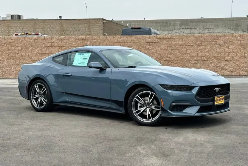 2025 Ford Mustang EcoBoost photo 1