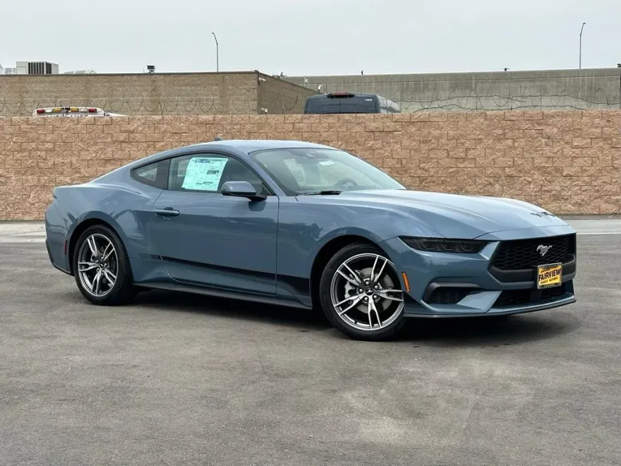 2025 Ford Mustang EcoBoost photo 1