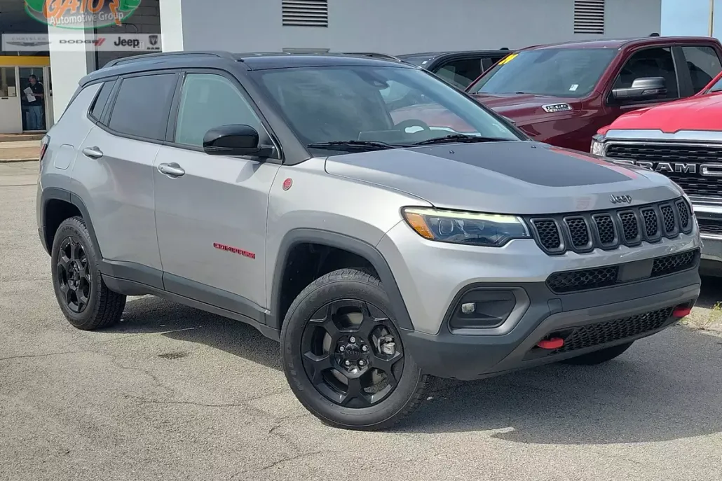 2023 Jeep Compass Trailhawk photo 1
