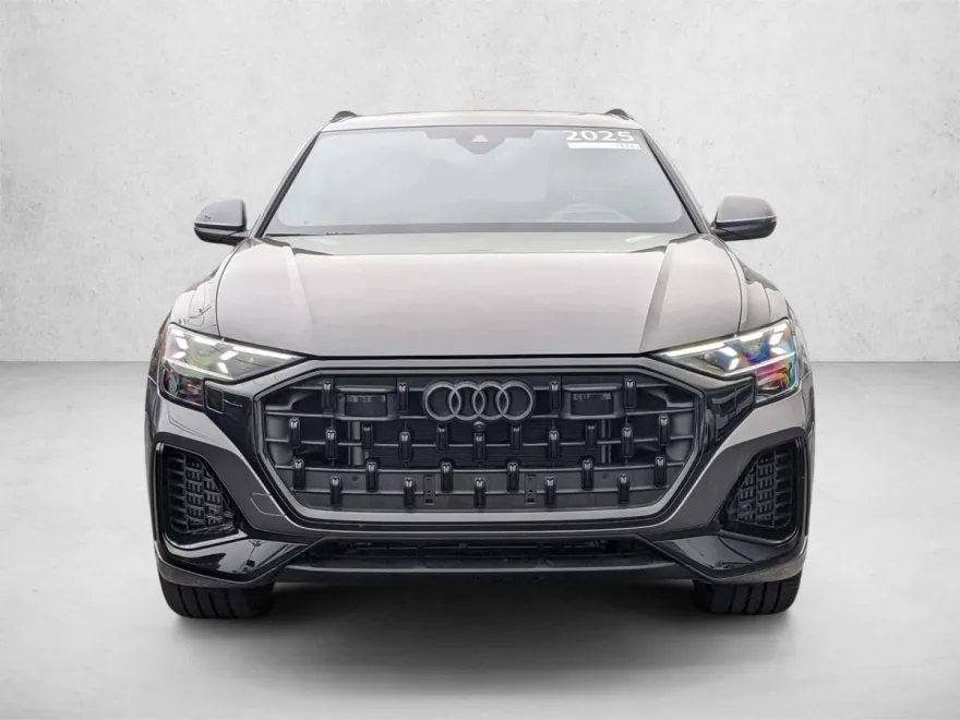2025 Audi Q8 55 Prestige photo 1