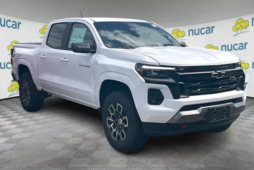 2025 Chevrolet Colorado Z71 photo 1