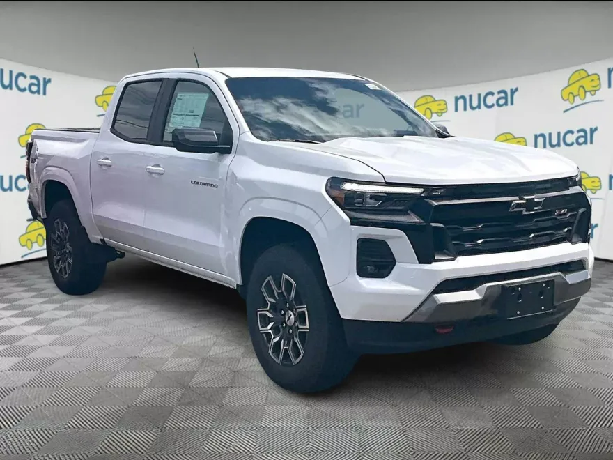 2025 Chevrolet Colorado Z71 photo 1