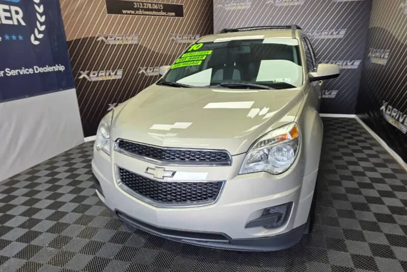2010 Chevrolet Equinox LT photo 1