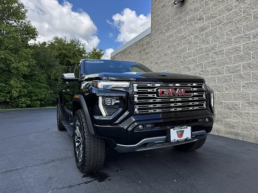 2024 Gmc Canyon Denali photo 1