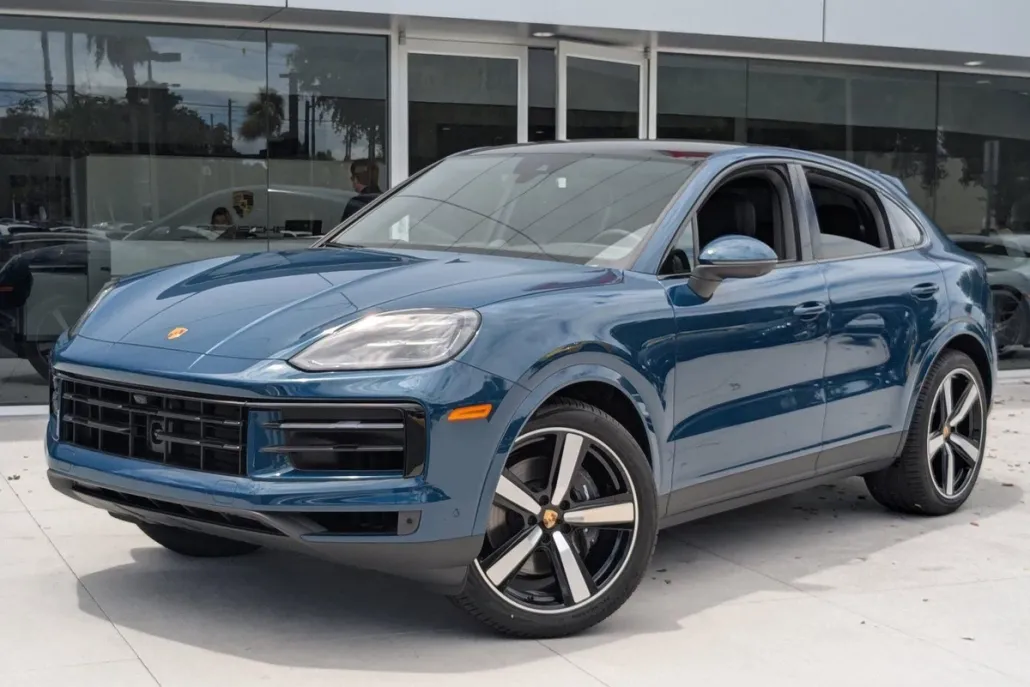 2024 Porsche Cayenne Coupe photo 1