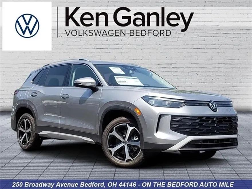 2025 Volkswagen Tiguan SE photo 1