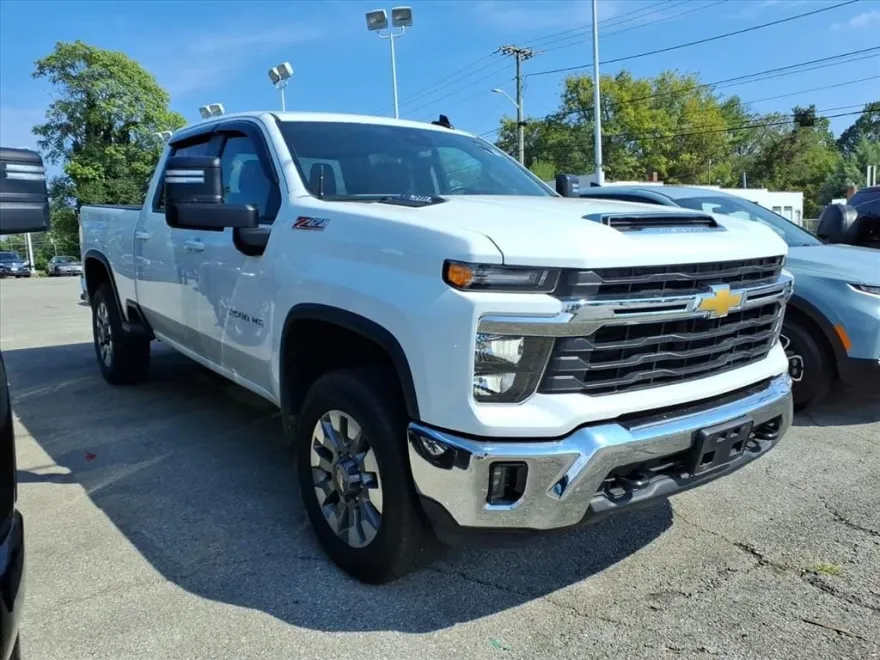 2024 Chevrolet Silverado 2500HD LT photo 1