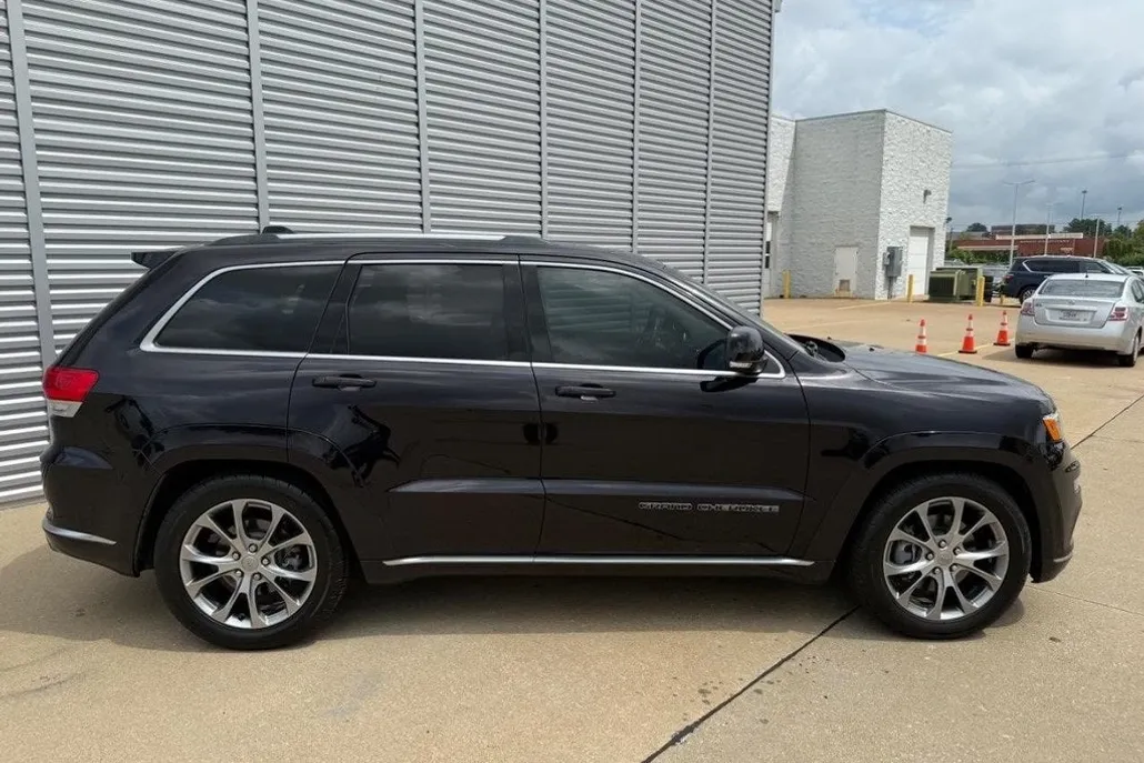2020 Jeep Grand Cherokee Summit photo 1