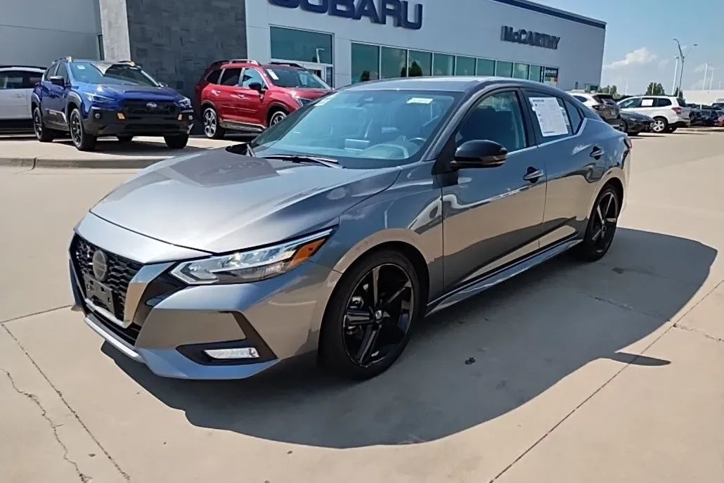 2023 Nissan Sentra SR photo 1