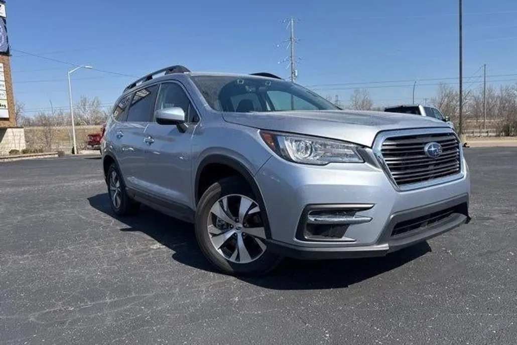 2022 Subaru Ascent Premium photo 1