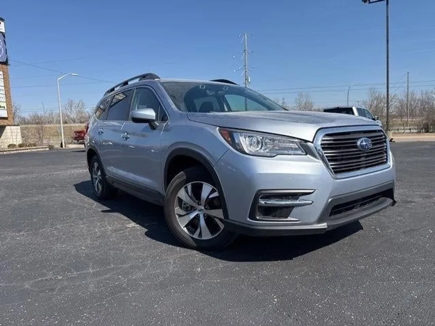 2022 Subaru Ascent Premium photo 1