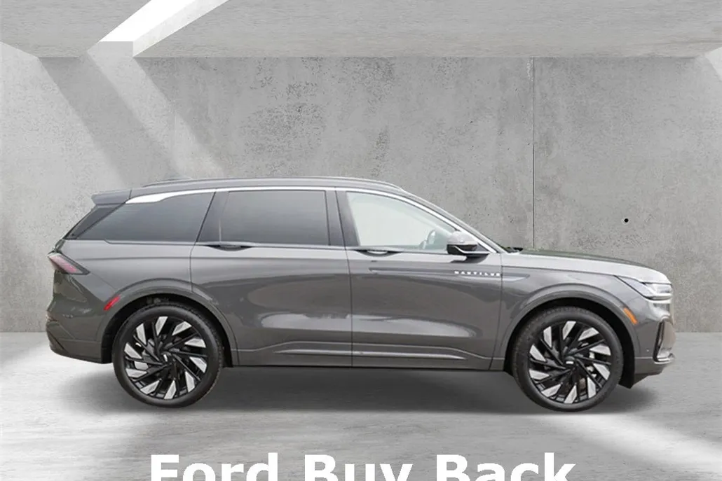 2024 Lincoln Nautilus Black Label photo 1