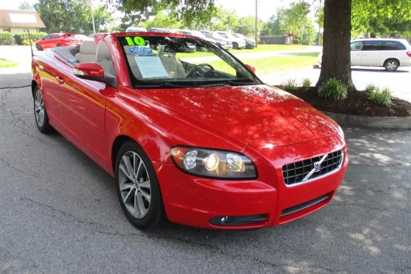 2010 Volvo C70 T5 photo 1
