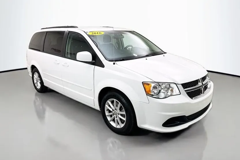 2016 Dodge Grand Caravan SXT photo 1