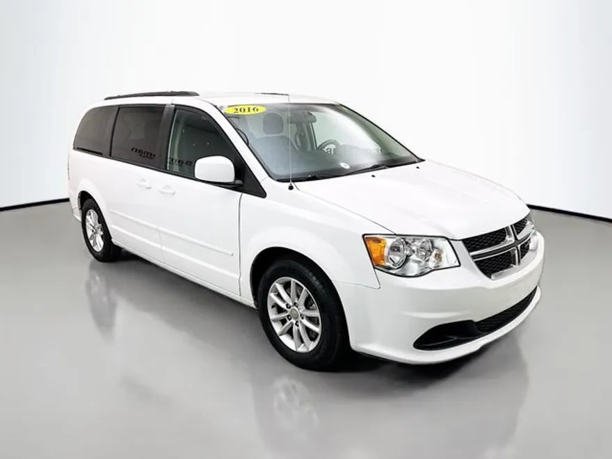 2016 Dodge Grand Caravan SXT photo 1