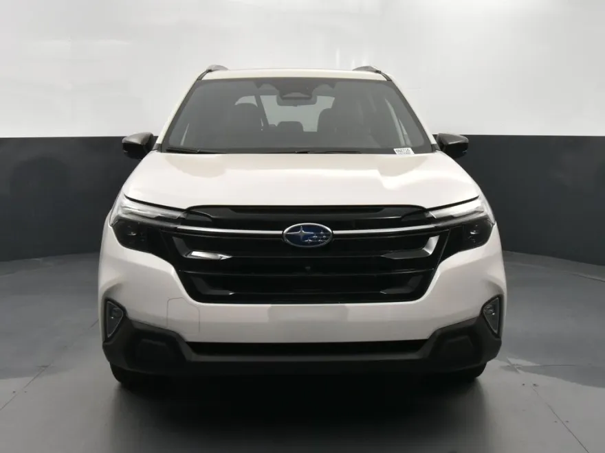 2025 Subaru Forester Touring photo 1