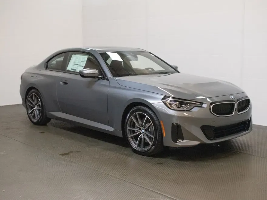 2025 Bmw 230i xDrive photo 1