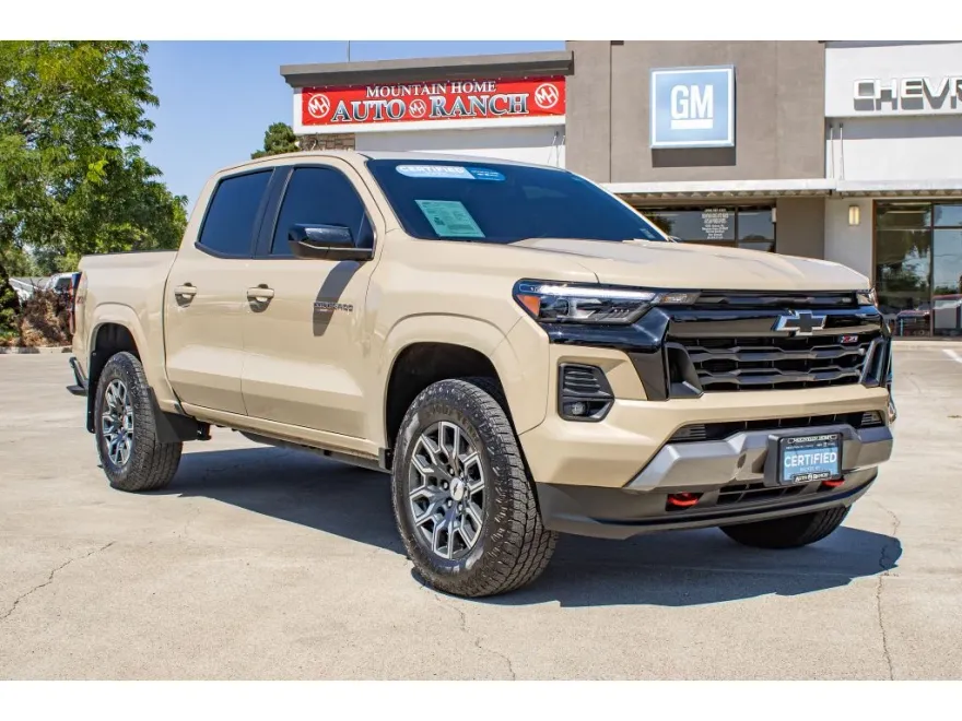 2023 Chevrolet Colorado Z71 photo 1