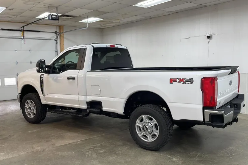 2026 Ford F-350 XLT photo 1