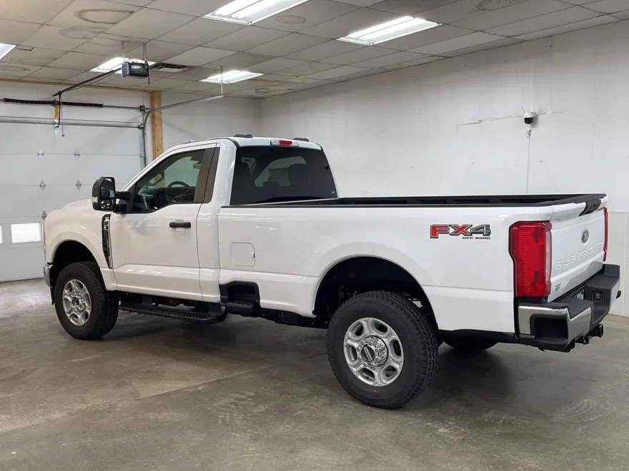 2026 Ford F-350 XLT photo 1