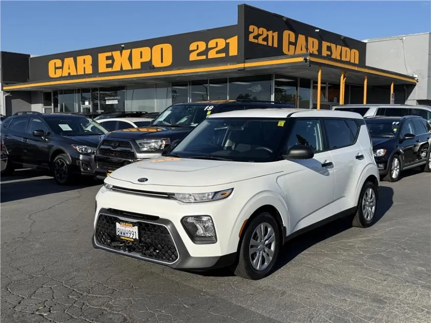 2021 Kia Soul LX photo 1