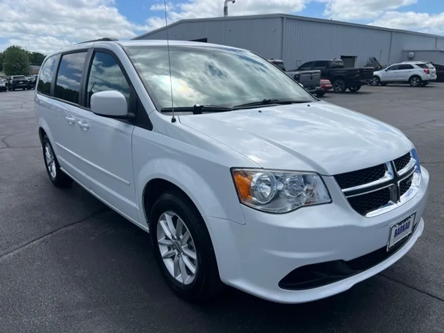 2016 Dodge Grand Caravan SXT photo 1