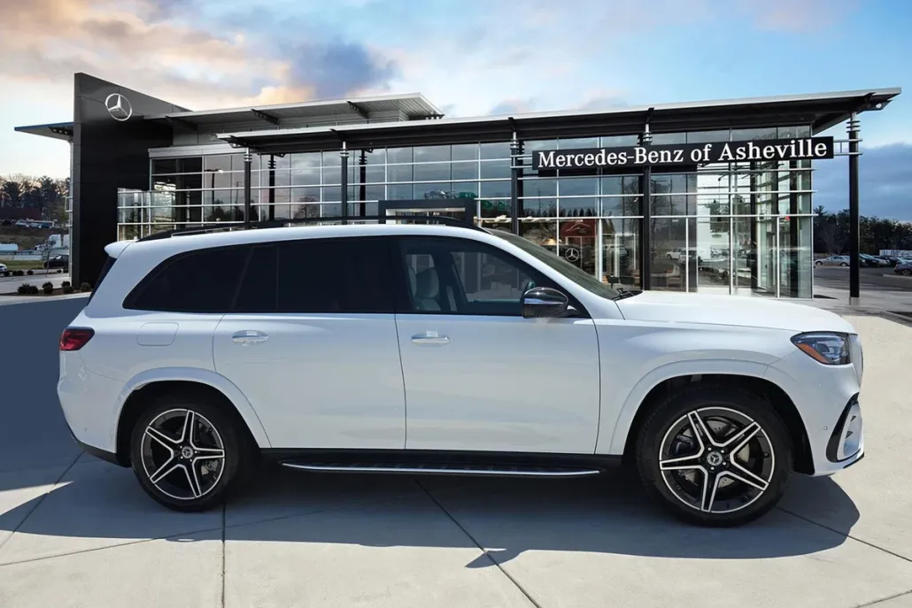 2025 Mercedes Benz GLS 450 4MATIC photo 1