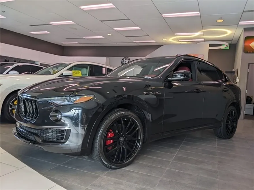 2022 Maserati Levante GT photo 1