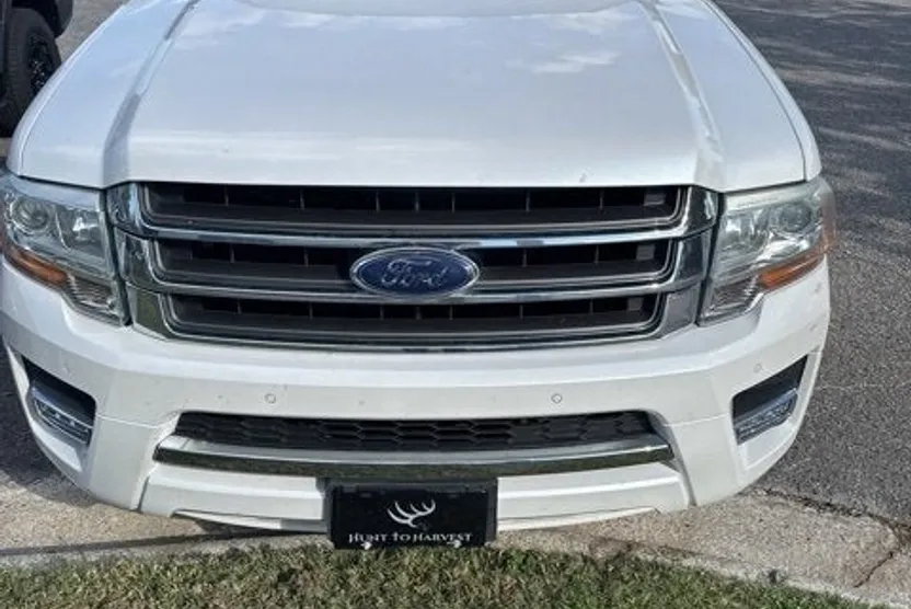2017 Ford Expedition Limited photo 1