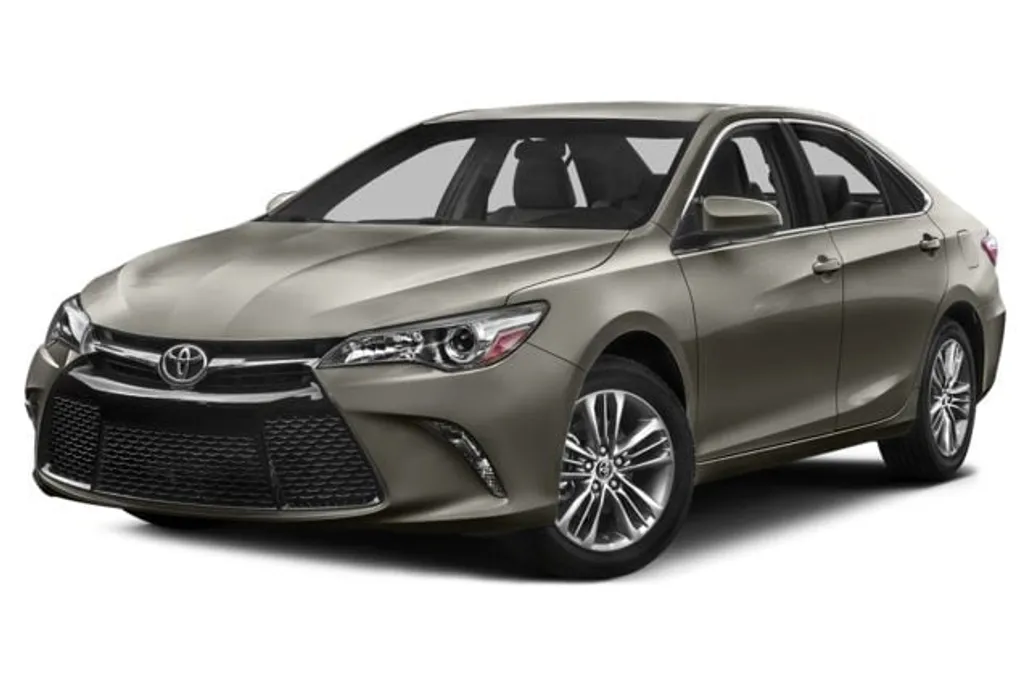 2016 Toyota Camry SE photo 1