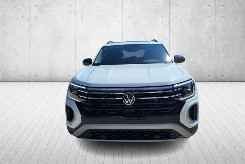 2025 Volkswagen Atlas Peak Edition photo 1