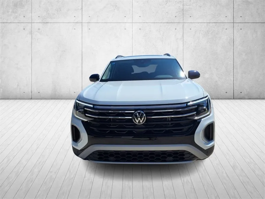 2025 Volkswagen Atlas Peak Edition photo 1