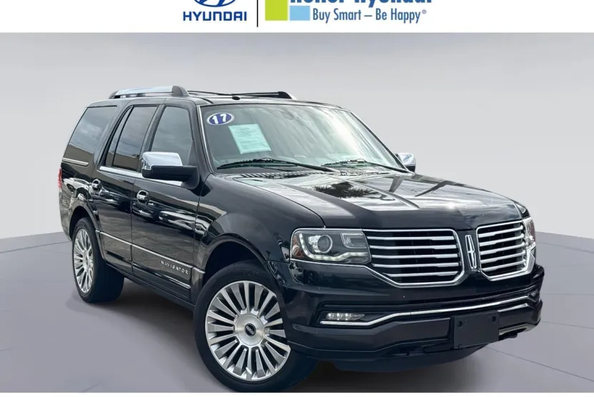 2017 Lincoln Navigator Select photo 1