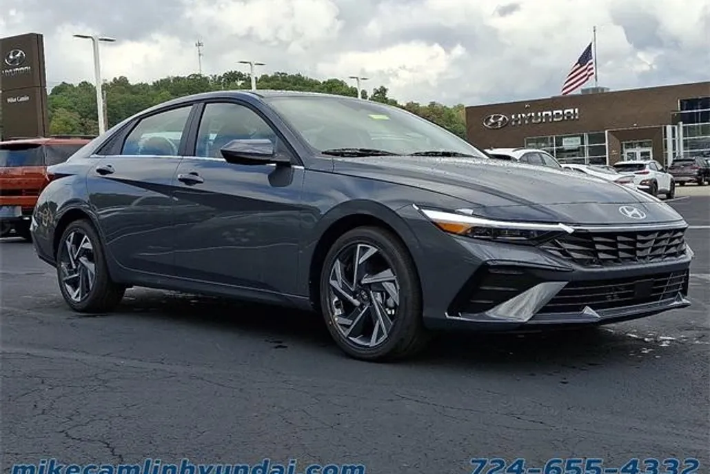 2025 Hyundai Elantra SEL Convenience photo 1