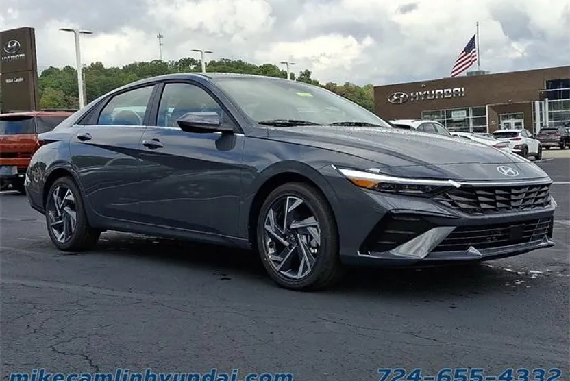 2025 Hyundai Elantra SEL Convenience photo 1