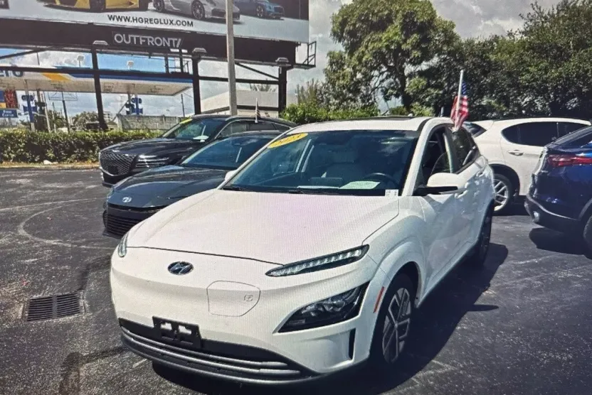2023 Hyundai Kona Electric SEL photo 1