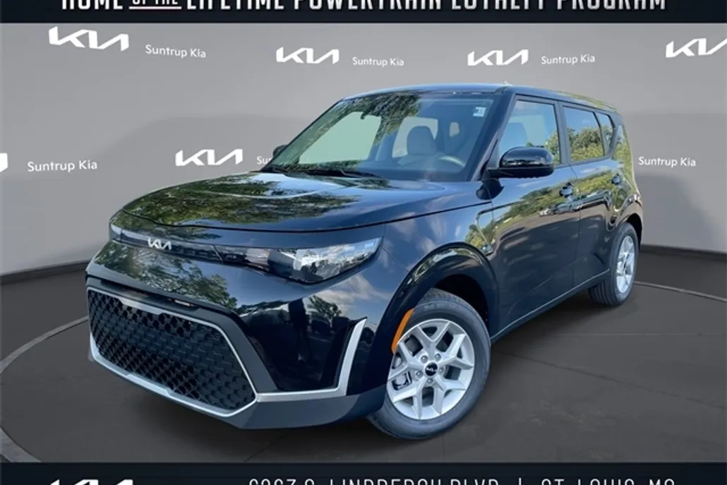 2025 Kia Soul LX photo 1