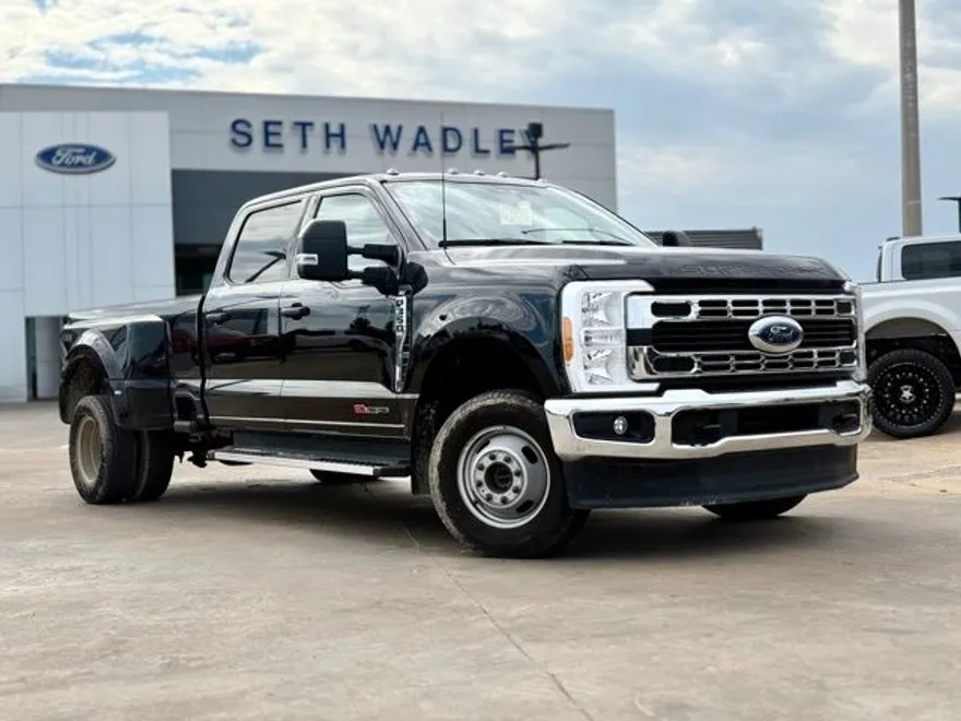2023 Ford F-350 photo 1